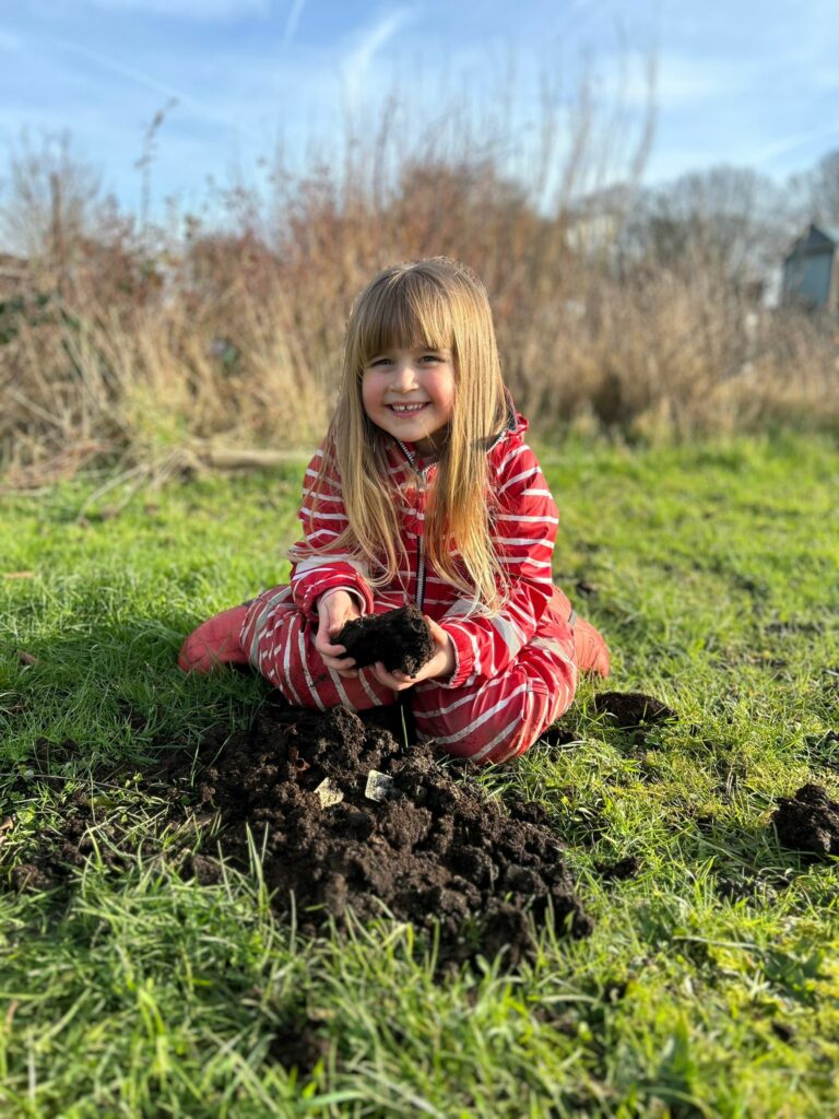 4 reasons why you should garden with your children.